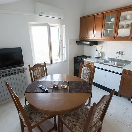 Apartmani Blazevic Apartment *